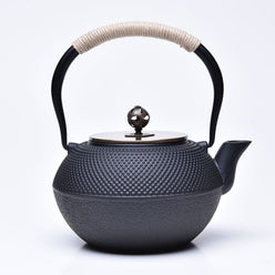 Akari Japanese Cast Iron Pot - 0.8–0.9L Semi-Handcrafted Tetsubin-Style Teapot